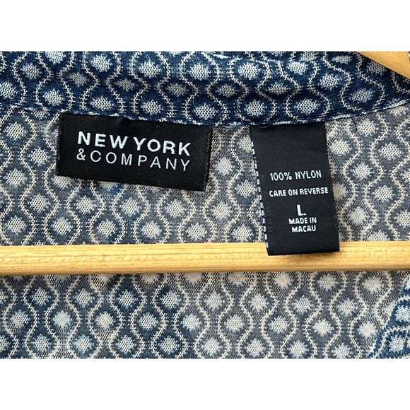 New York & Company 100% Nylon Collared Mesh V-Neck Shirt - L - Picture 4 of 5